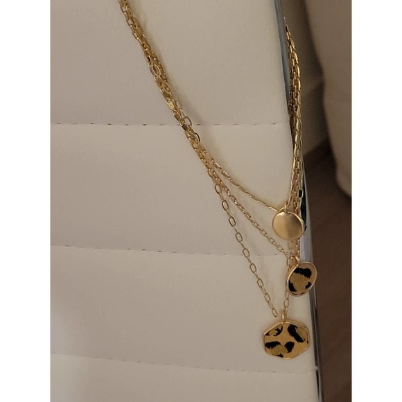 FINAL PRICE! Lucky Brand Gold-Tone Animal-Print Disc Layered Pendant Necklace - Picture 3 of 7